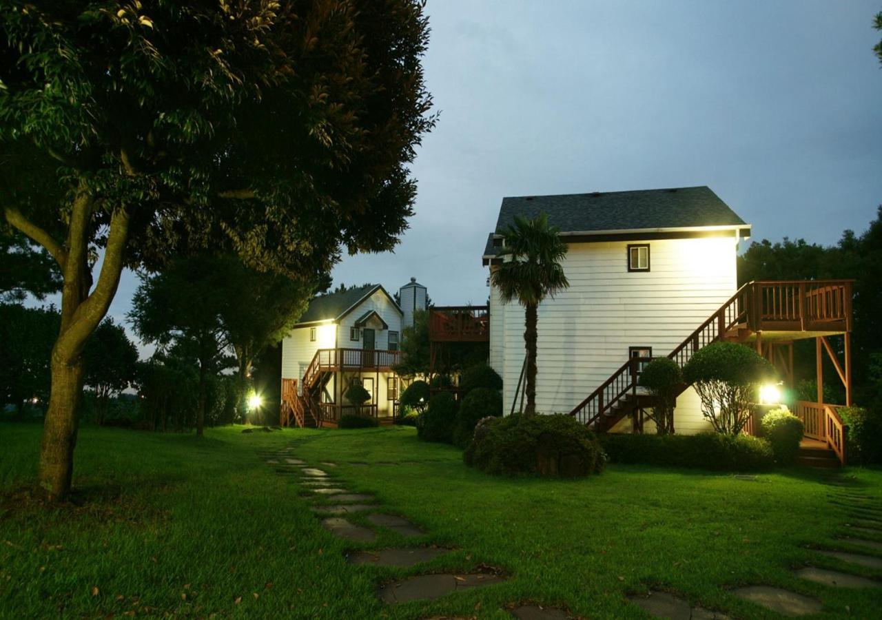 Uts Village Jeju Luaran gambar