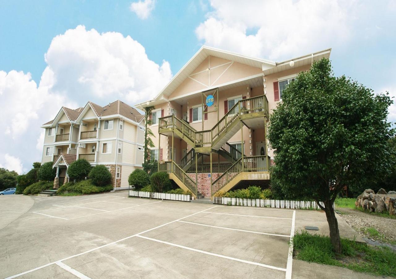 Uts Village Jeju Luaran gambar