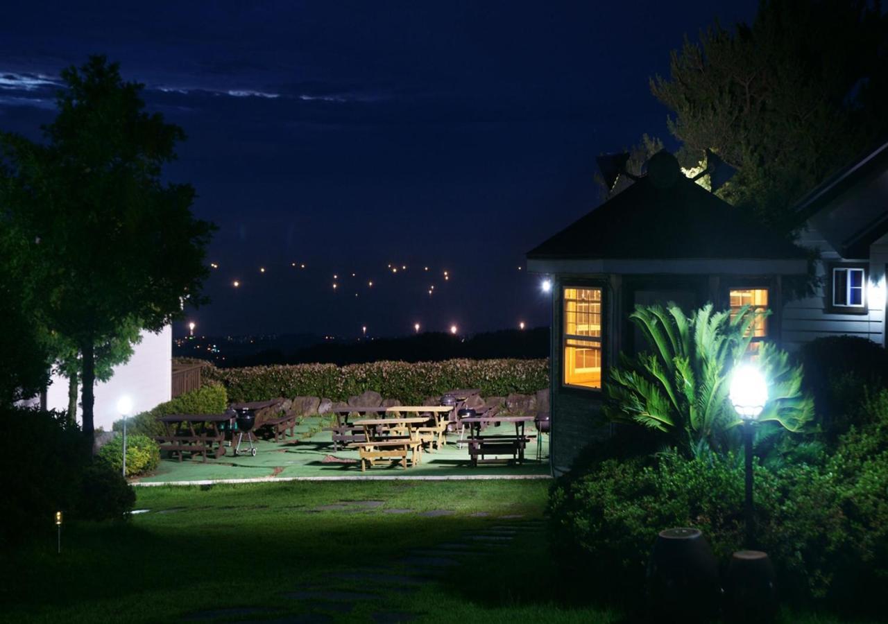 Uts Village Jeju Luaran gambar