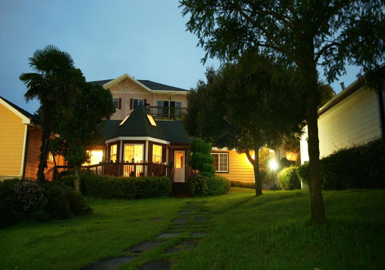 Uts Village Jeju Luaran gambar