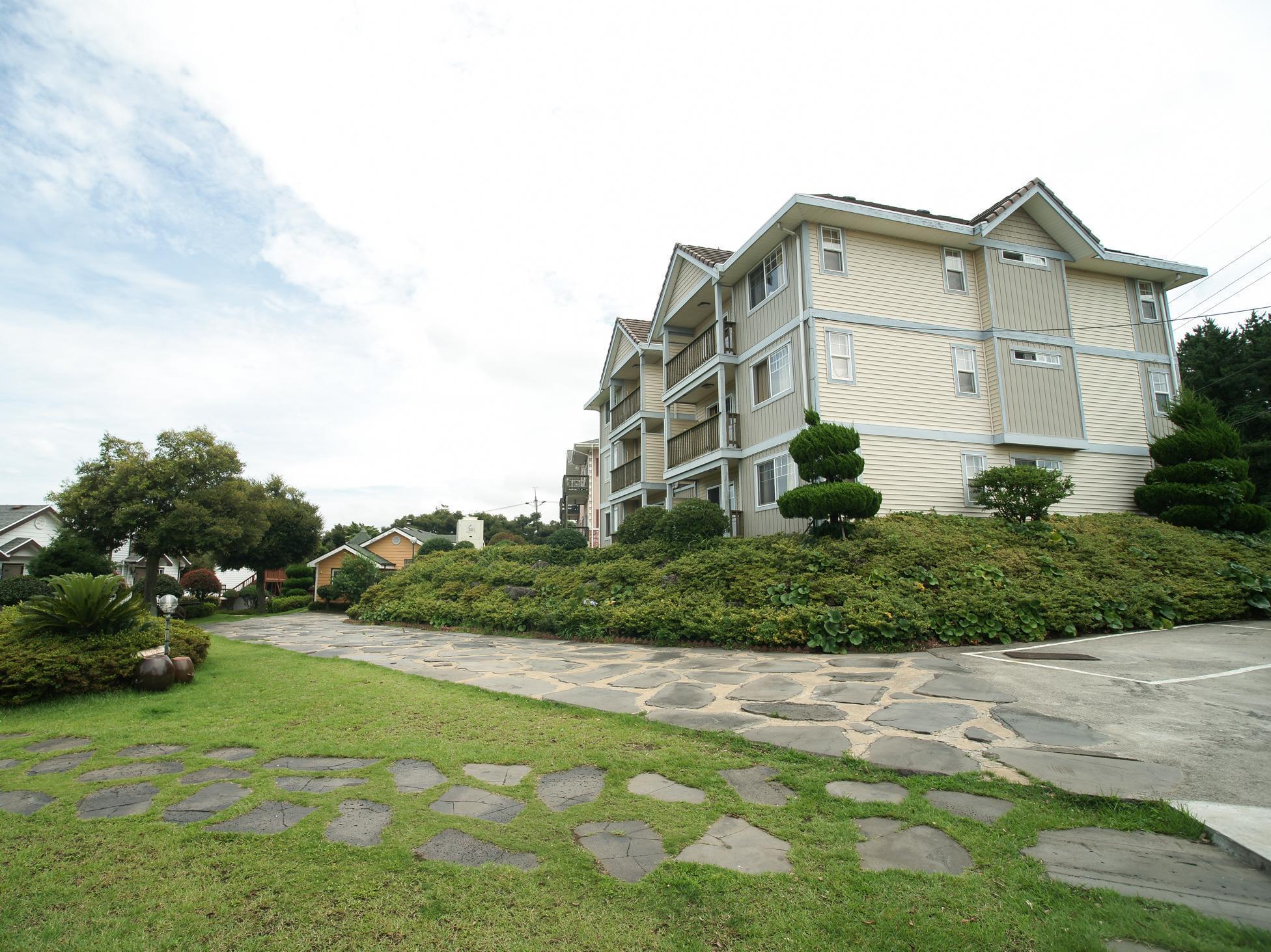 Uts Village Jeju Luaran gambar