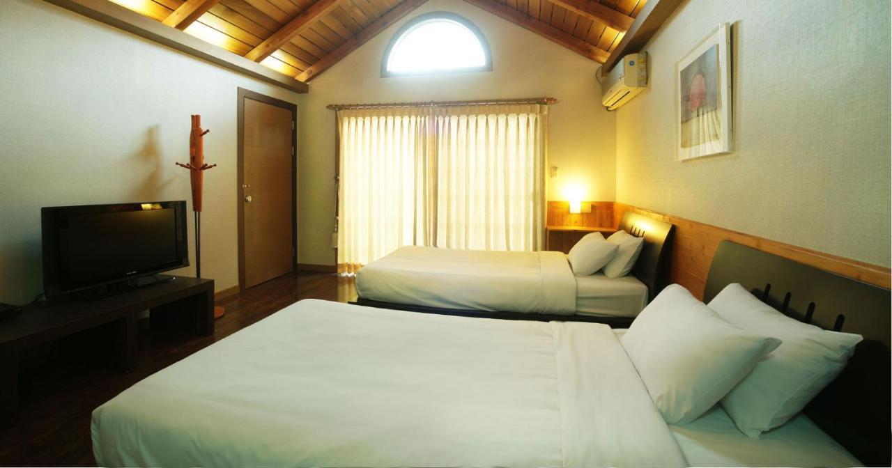 Uts Village Jeju Luaran gambar